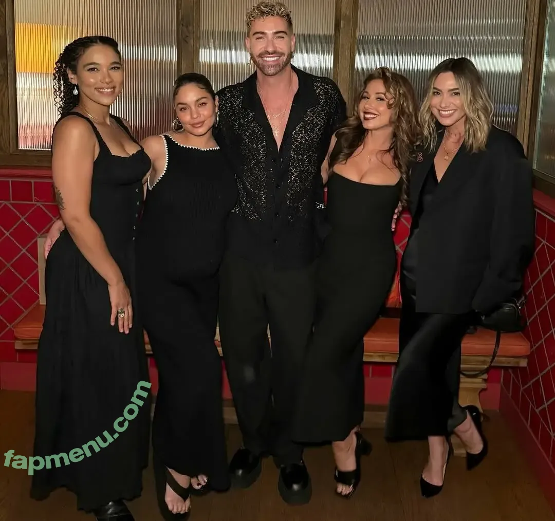 Vanessa Hudgens nude photo #1027 (VanessaHudgens)