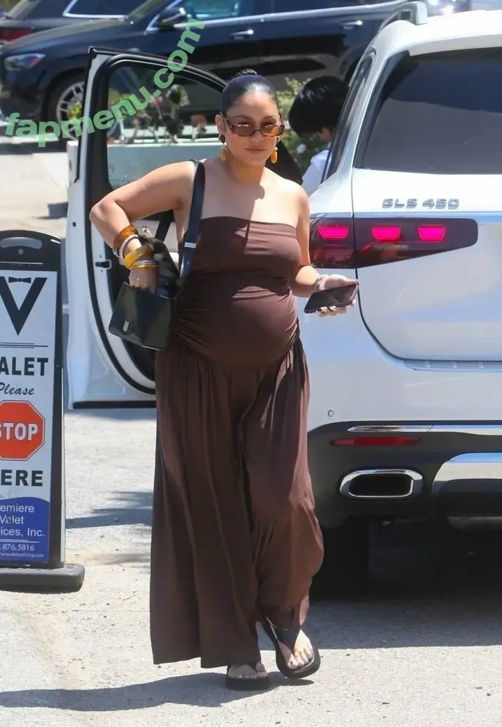 Vanessa Hudgens nude photo #1045 (VanessaHudgens)