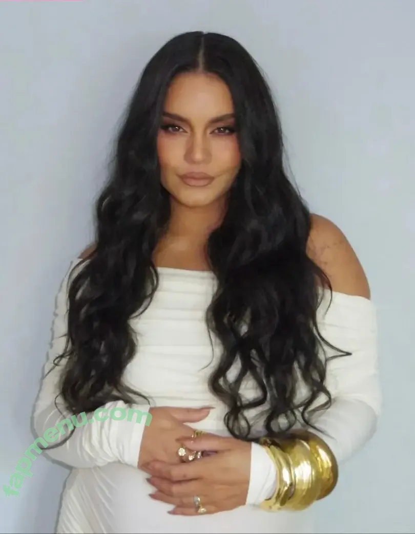 Vanessa Hudgens nude photo #1079 (VanessaHudgens)