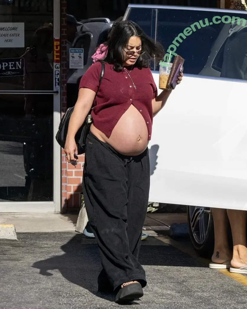 Vanessa Hudgens nude photo #1089 (VanessaHudgens)