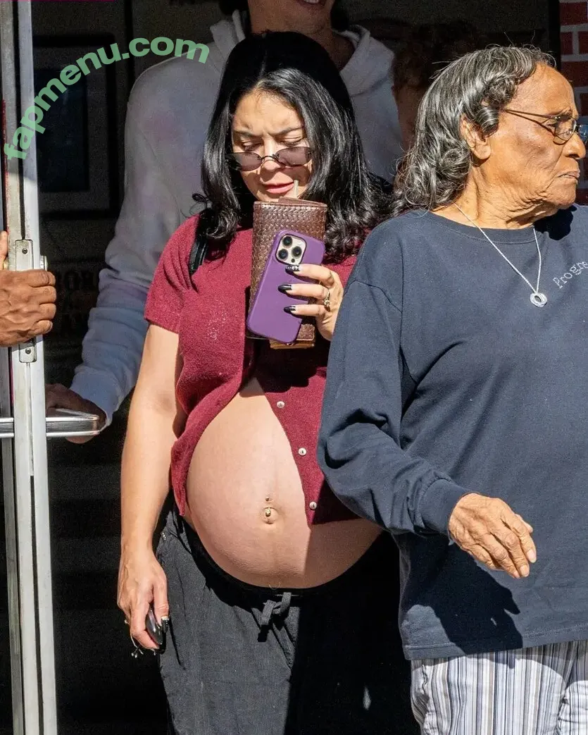 Vanessa Hudgens nude photo #1092 (VanessaHudgens)