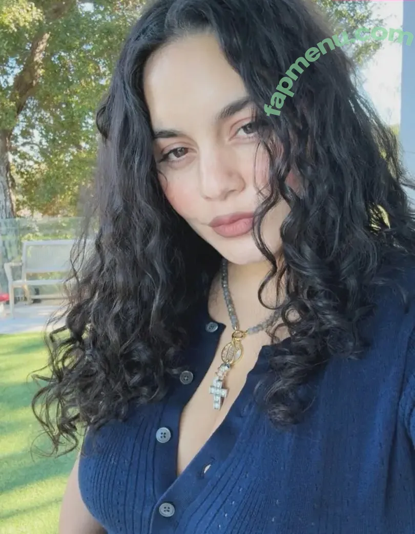 Vanessa Hudgens nude photo #1096 (VanessaHudgens)