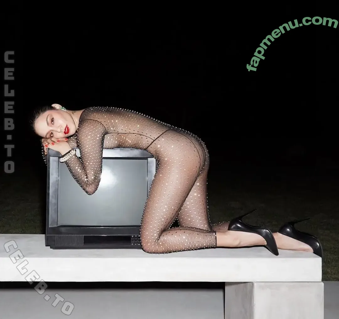 Vanessa Hudgens nude photo #1112 (VanessaHudgens)