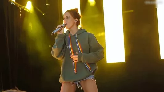 Vanessa Mai / missvenessamai / vanessa.mai / vanessamai nude photo #0740