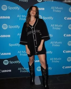 Vanessa Mai / missvenessamai / vanessa.mai / vanessamai nude photo #0767