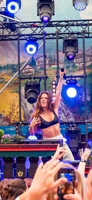 Vanessa Mai / missvenessamai / vanessa.mai / vanessamai nude photo #0897