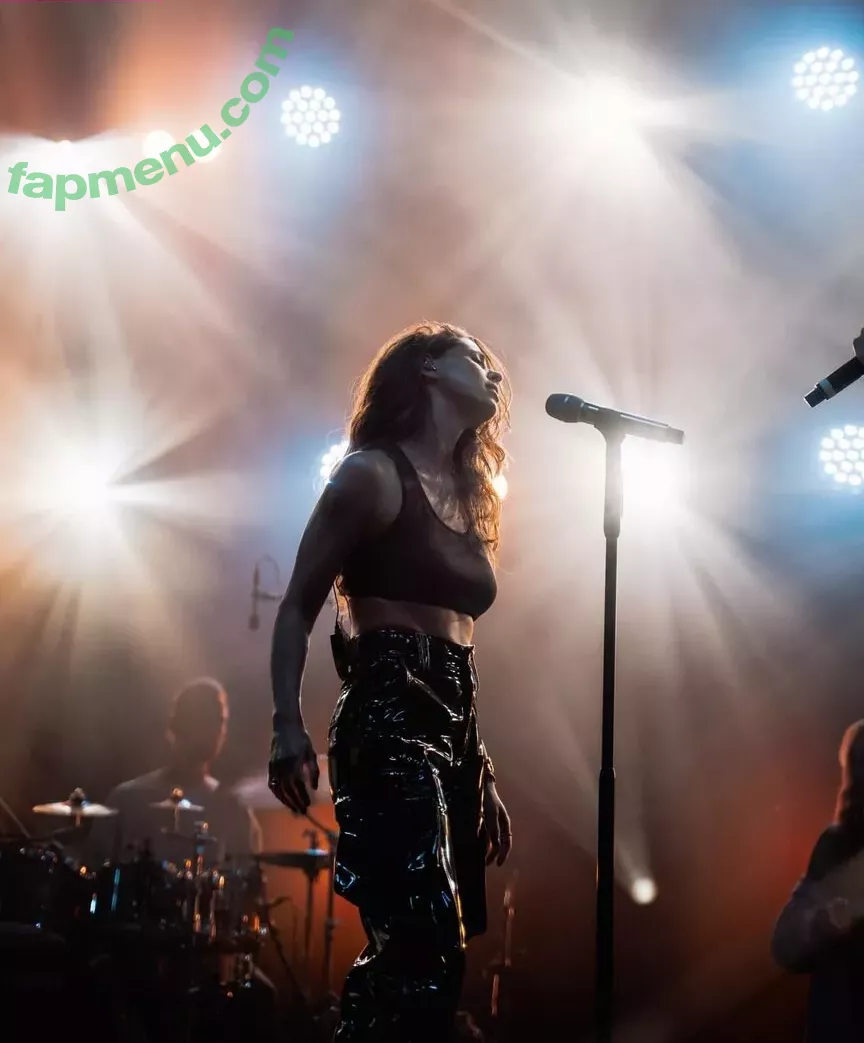 Vanessa Mai nude photo #0386 (missvenessamai / vanessa.mai / vanessamai)