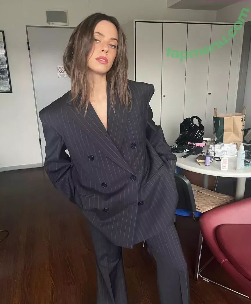 Vanessa Mai nude photo #0563 (missvenessamai / vanessa.mai / vanessamai)