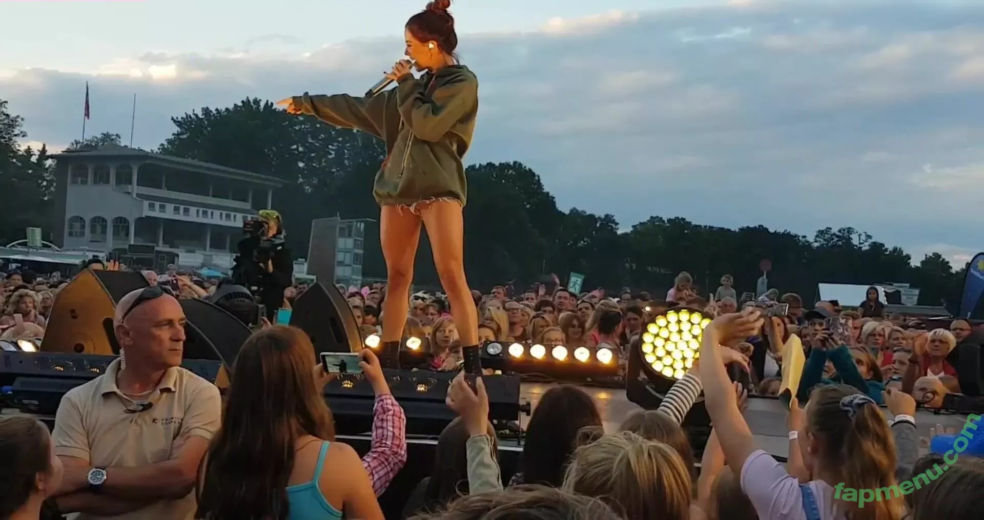 Vanessa Mai nude photo #0737 (missvenessamai / vanessa.mai / vanessamai)