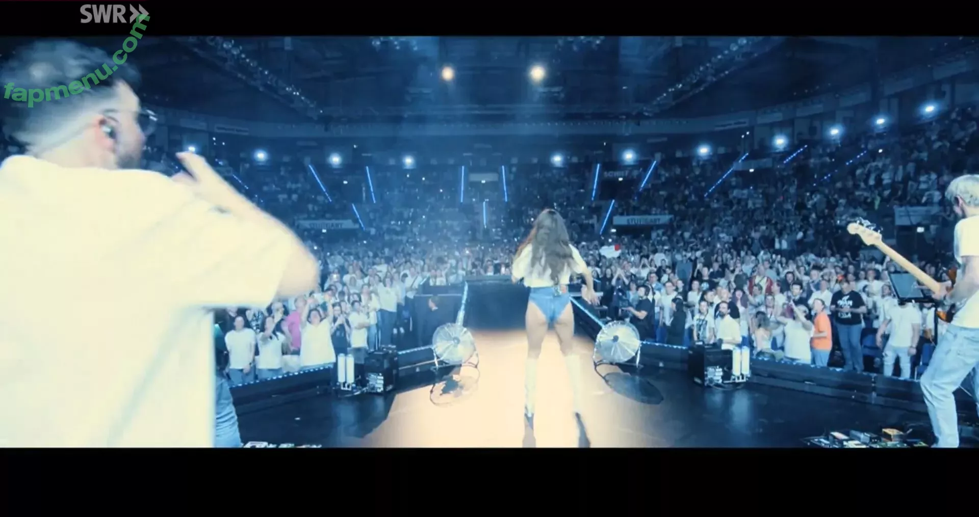 Vanessa Mai nude photo #1116 (missvenessamai / vanessa.mai / vanessamai)