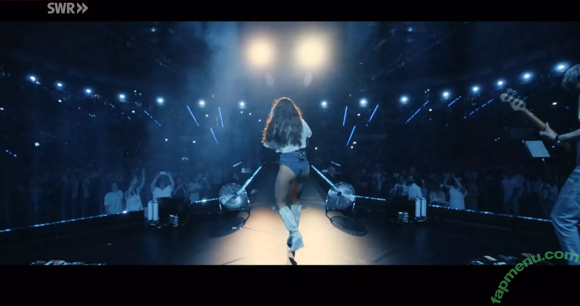 Vanessa Mai nude photo #1122 (missvenessamai / vanessa.mai / vanessamai)