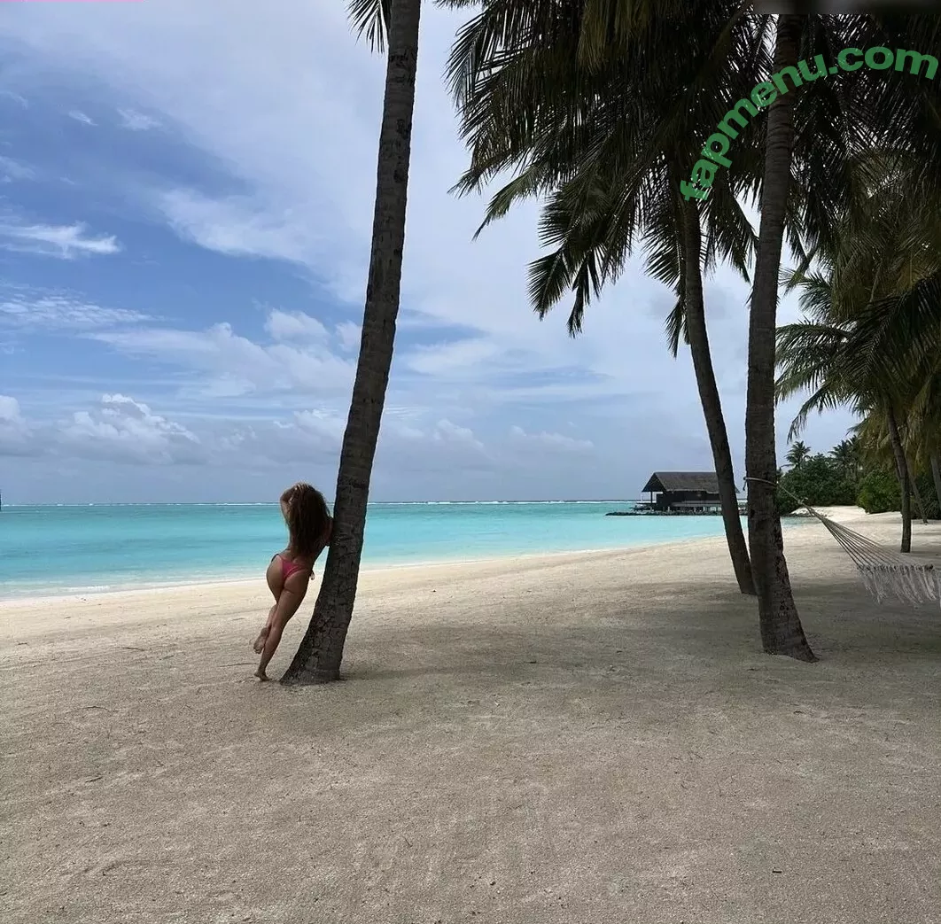 Vanessa Mai nude photo #1149 (missvenessamai / vanessa.mai / vanessamai)