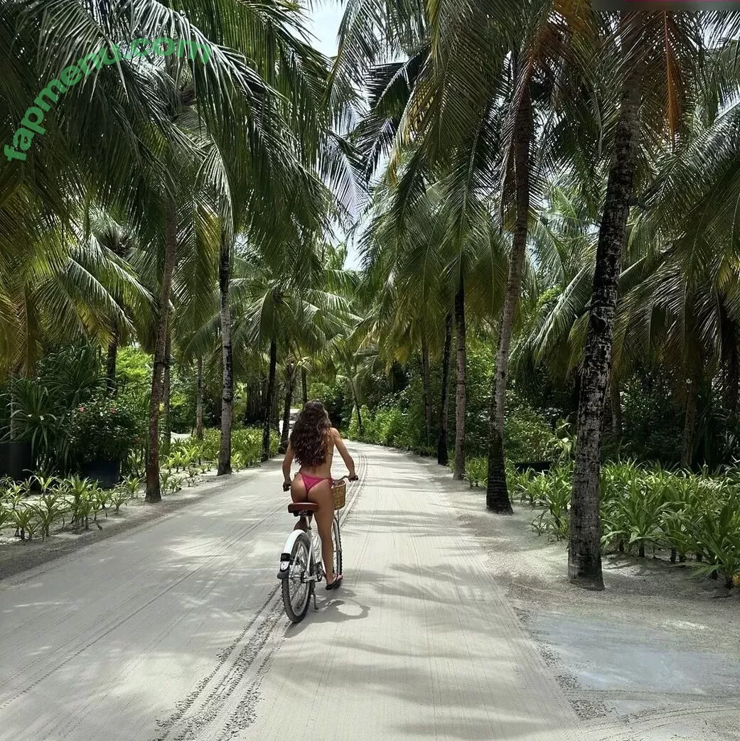 Vanessa Mai nude photo #1150 (missvenessamai / vanessa.mai / vanessamai)