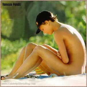 Vanessa Paradis / vanessa.paradis nude photo #0004