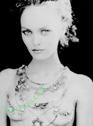 Vanessa Paradis / vanessa.paradis nude photo #0167