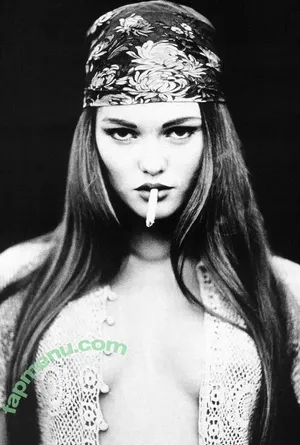 Vanessa Paradis / vanessa.paradis nude photo #0173