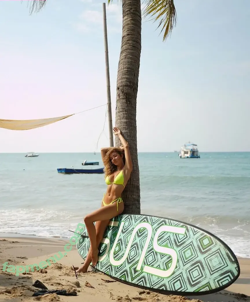 Vanessa Rojewska nude photo #0040 (vanessa_liberte.free / vanessarojewska)