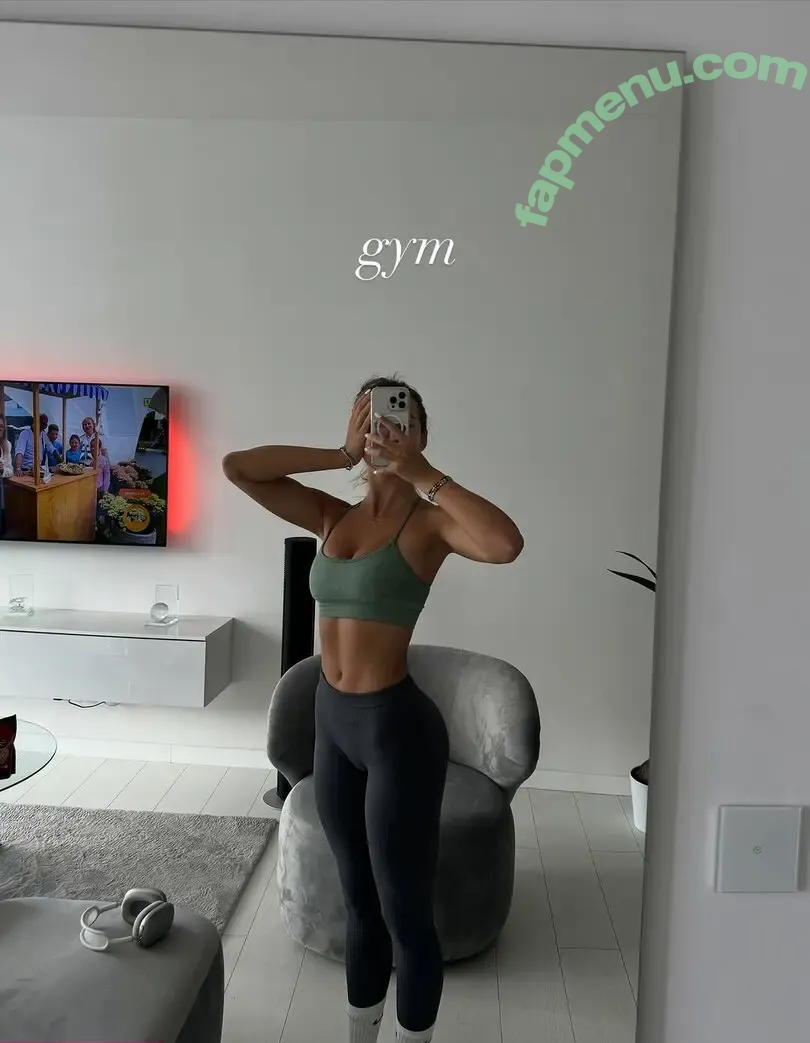 Vanessa Rojewska nude photo #0042 (vanessa_liberte.free / vanessarojewska)