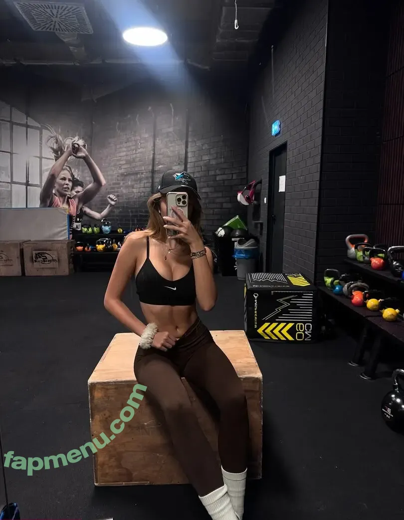 Vanessa Rojewska nude photo #0044 (vanessa_liberte.free / vanessarojewska)