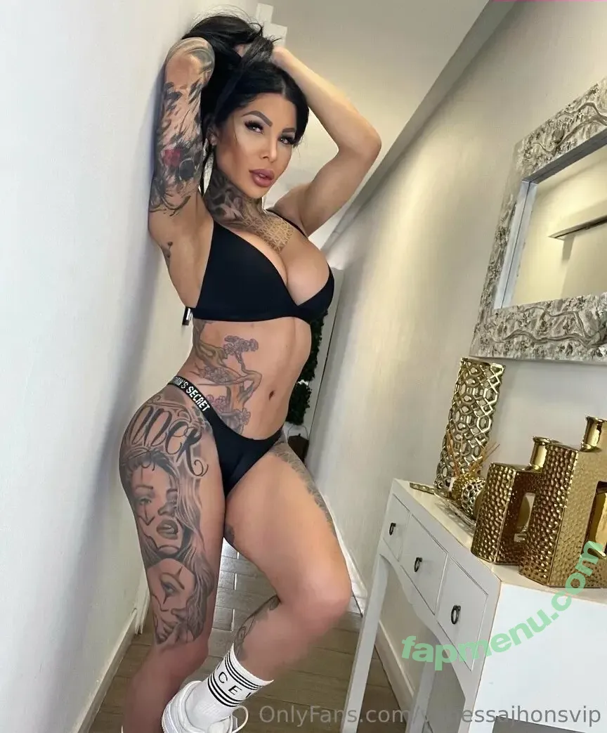 vanessajhonsvip nude photo #0064 (jhons.vanessa)