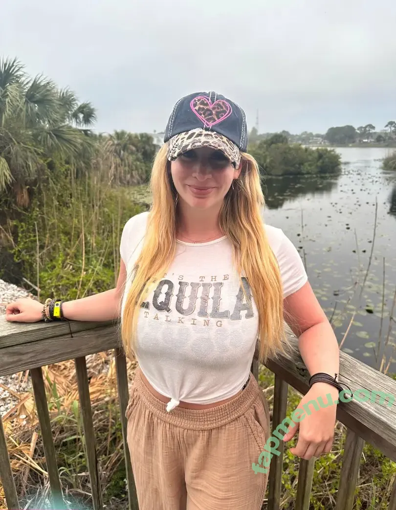 vanessalovellfree nude photo #0004 (thevanessalovell)