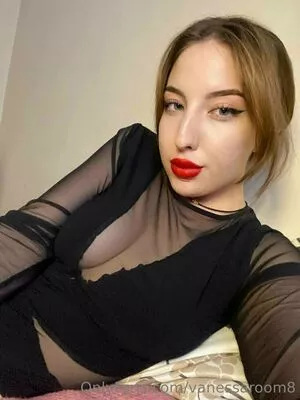 vanessaroom8 / the.gardner.girls3 nude photo #0100