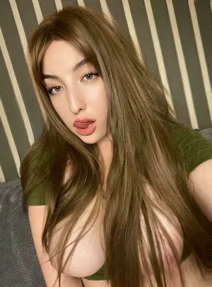 vanessaroom8 / the.gardner.girls3 nude photo #0298