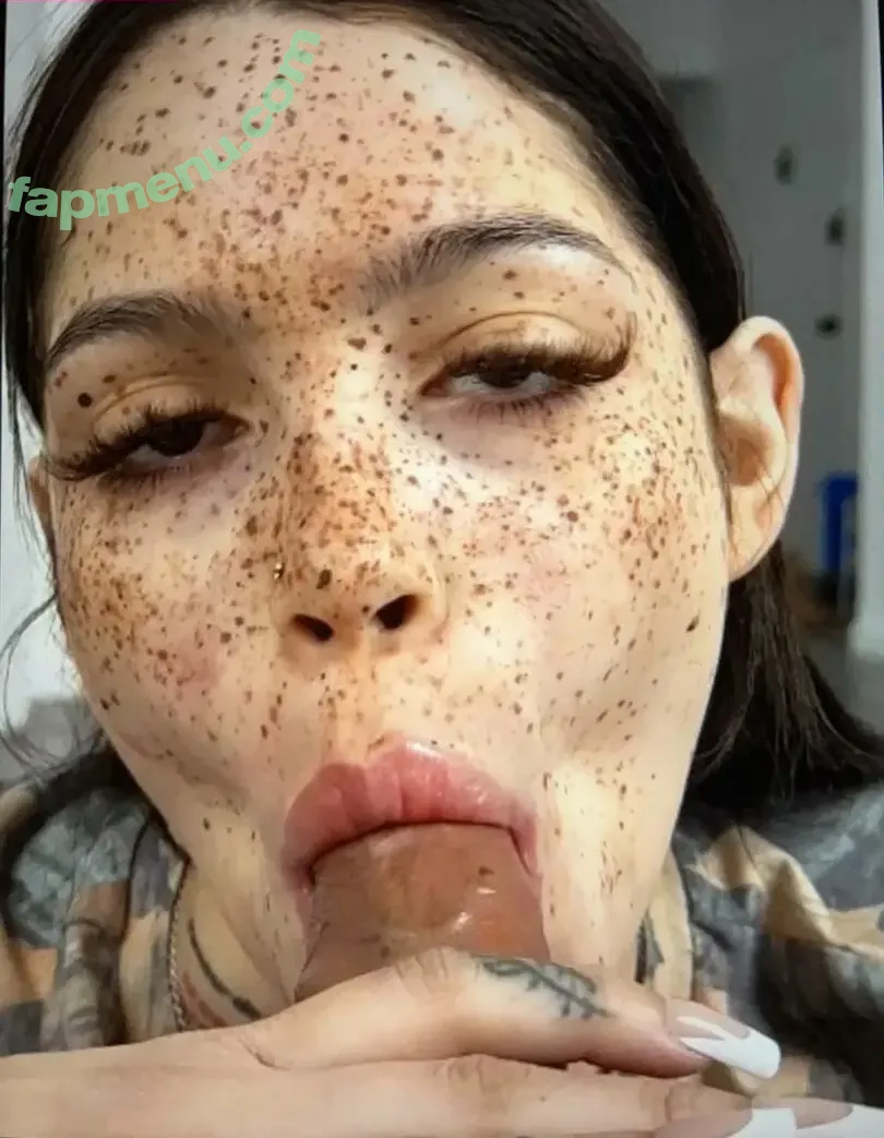 vanessaswrlddd nude photo #0001 (howloud)