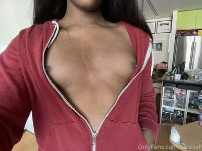 Vanniall / Vannialll nude photo #0047