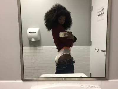 Vanniall / Vannialll nude photo #0057