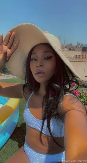 Vanniall / Vannialll nude photo #0146