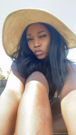 Vanniall / Vannialll nude photo #0148