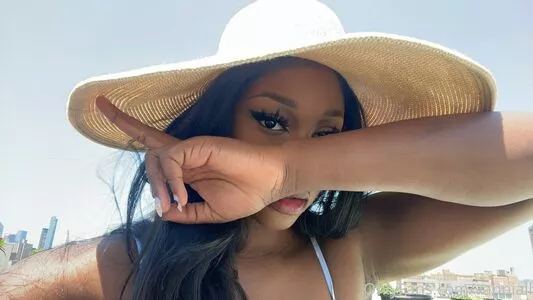 Vanniall / Vannialll nude photo #0152