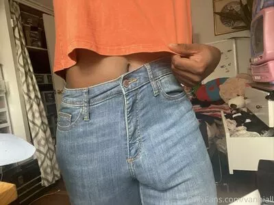 Vanniall / Vannialll nude photo #0202