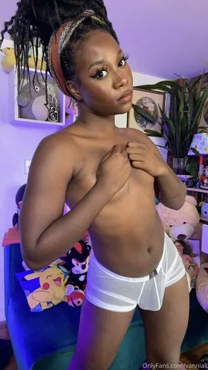 Vanniall / Vannialll nude photo #0211