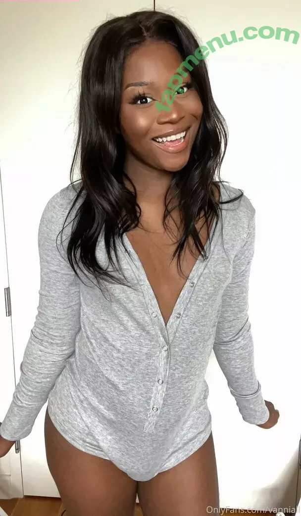 Vanniall nude photo #0020 (Vannialll)