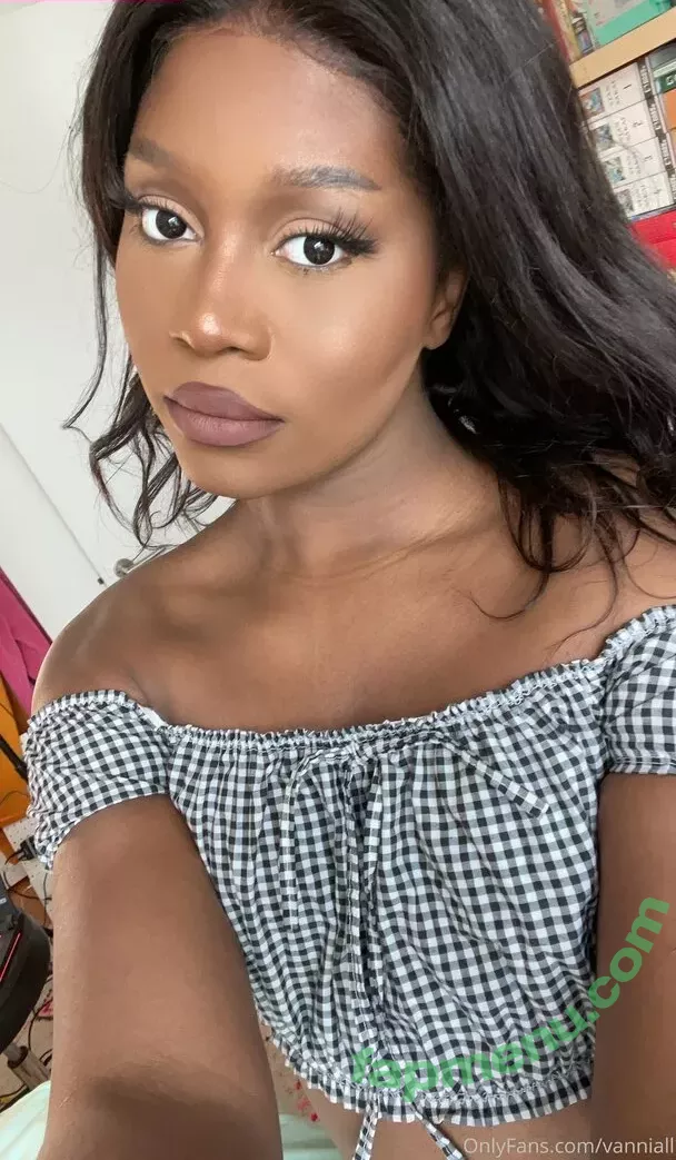 Vanniall nude photo #0033 (Vannialll)