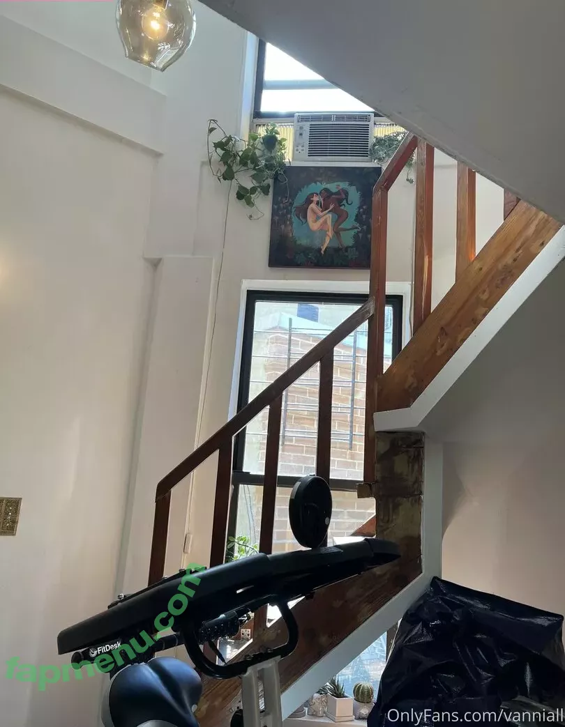 Vanniall nude photo #0124 (Vannialll)