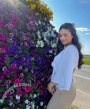 Vanutschii - Instagram Influencer / vanutschii nude photo #0034