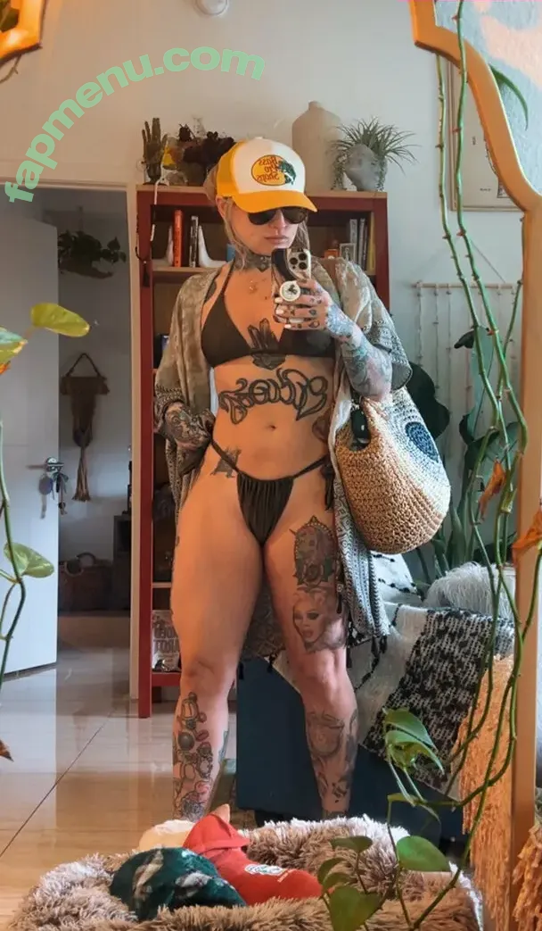 vanyviciousofficial nude photo #0016 (vanyviciousofficial)