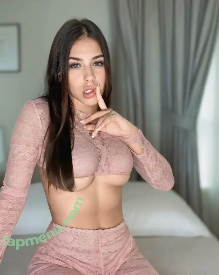 vasilisa_benz nude photo #0002 (earthyvas)