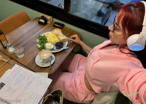 veckyfox / thevickyvox nude photo #0133