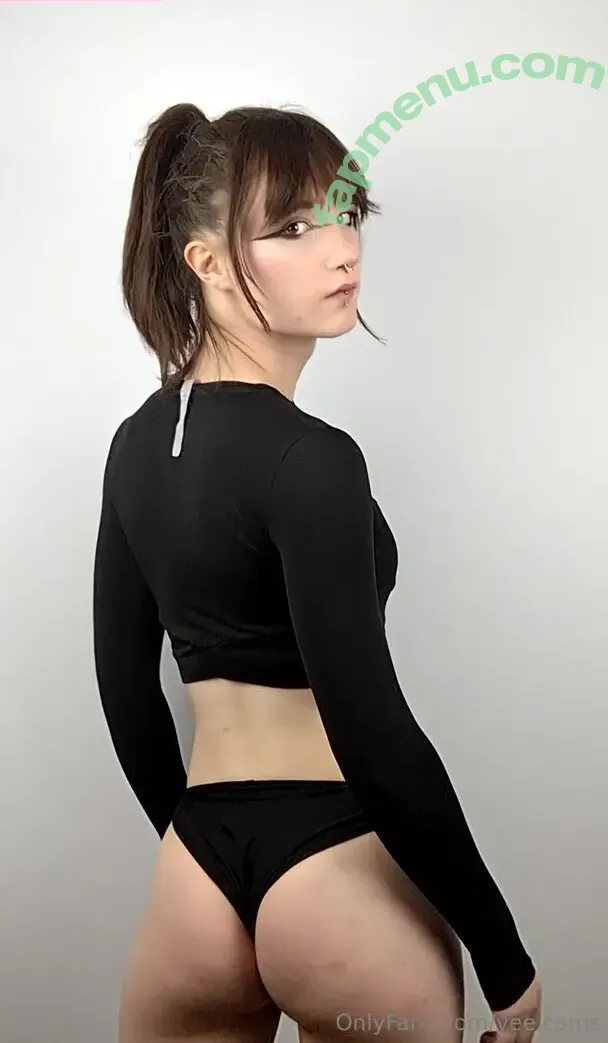 vee.cams nude photo #0041 (therealveesnow)