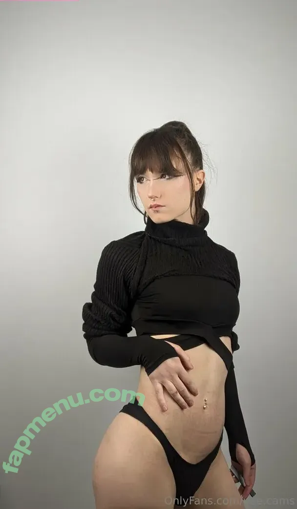 vee.cams nude photo #0044 (therealveesnow)