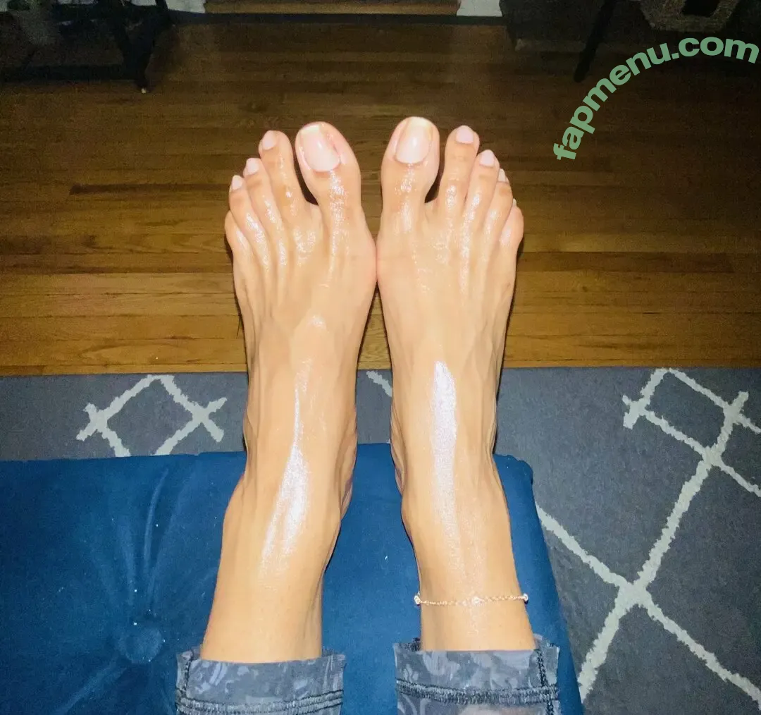 vee_feet nude photo #0008 (reel)