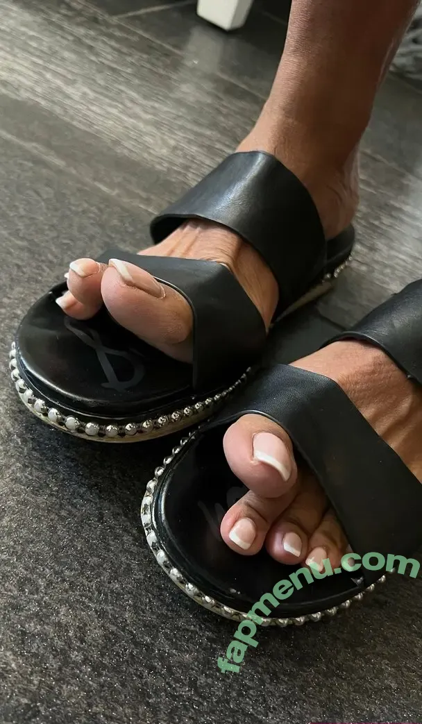 vee_feet nude photo #0089 (reel)