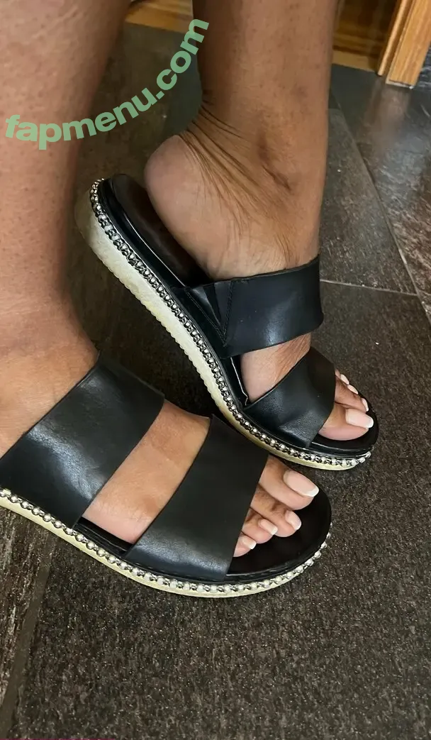 vee_feet nude photo #0096 (reel)