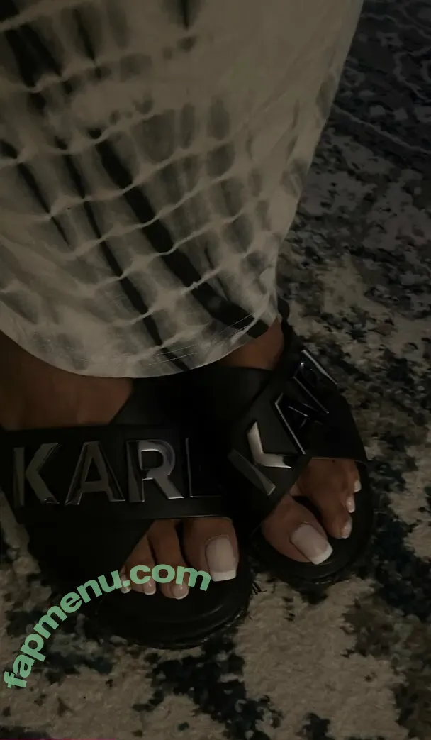 vee_feet nude photo #0103 (reel)