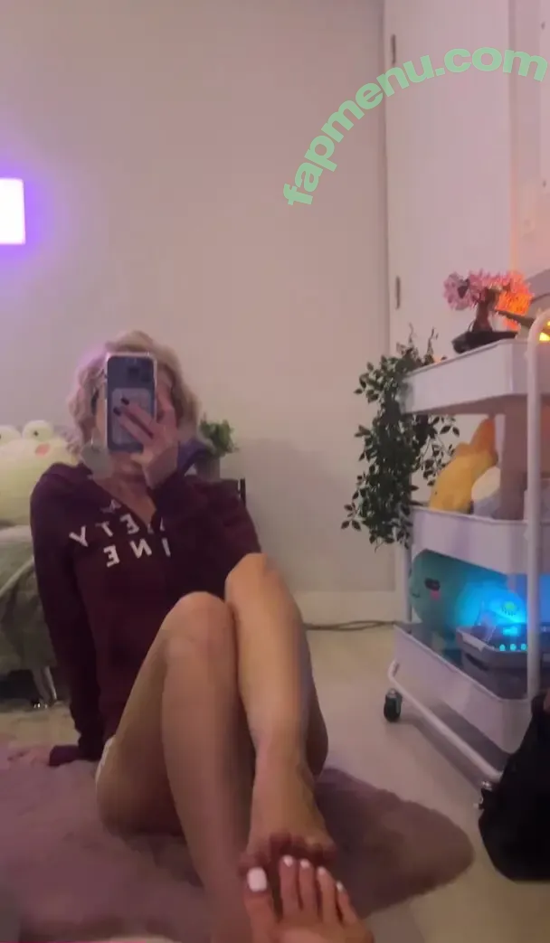 veefroggy nude photo #0056 (v33froggy / veronika)