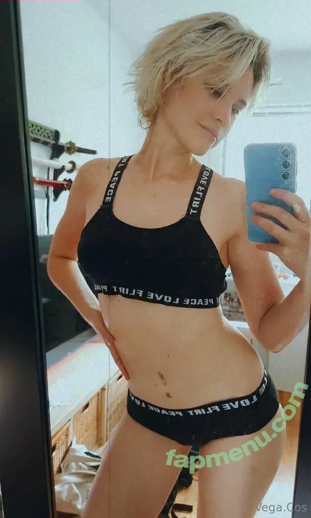 vega.cos nude photo #0350 (anyuser)